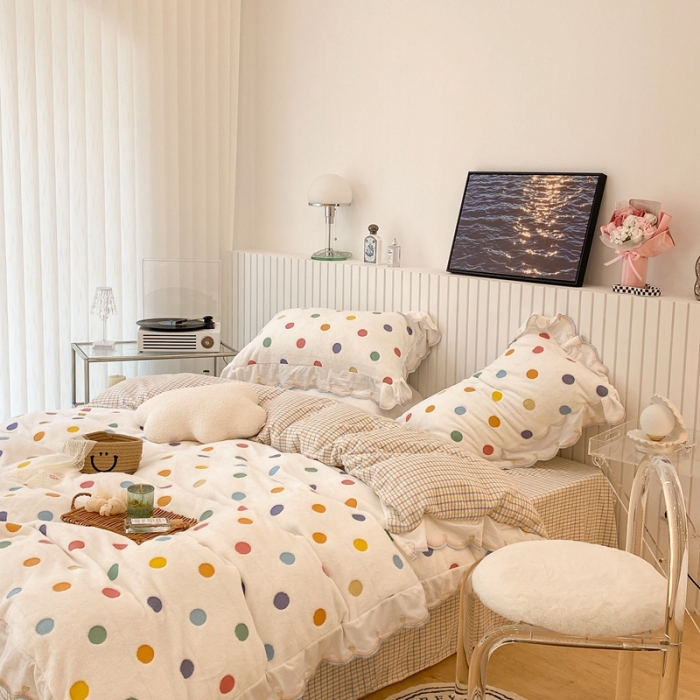 91家纺网 家纺一手货源 找家纺 昔可家纺 2021新款coco雪貂绒四件套 彩色波点 米白