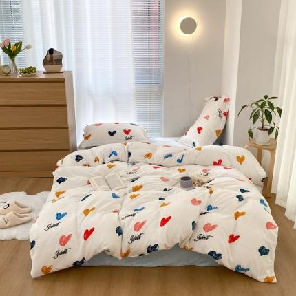 91家纺网 家纺一手货源 找家纺 昔可家纺  2021新款牛奶绒四件套第二组图 涂鸦比心