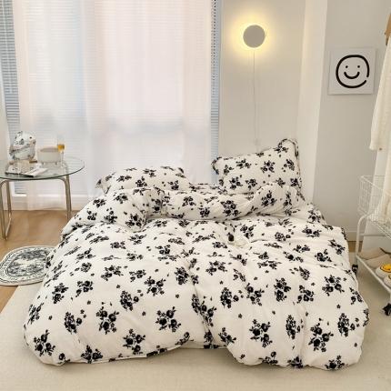 91家纺网 家纺一手货源 找家纺 昔可家纺  2021新款牛奶绒四件套第二组图 小香黑花