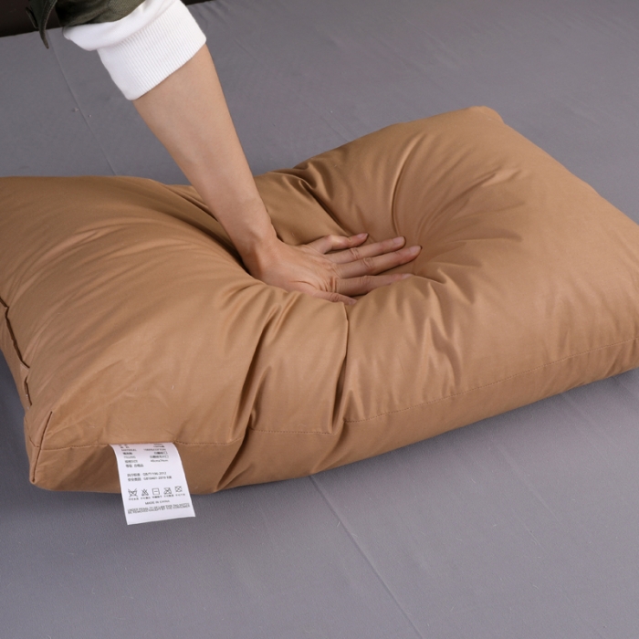 91家纺网 家纺一手货源 找家纺 羽仙子2023新品爆款 全棉假立体工艺羽绒枕鹅绒枕头枕芯咖色