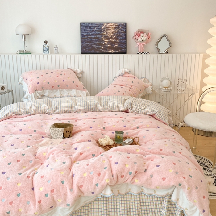 91家纺网 家纺一手货源 找家纺 昔可家纺 2021新款coco雪貂绒四件套 小爱心粉