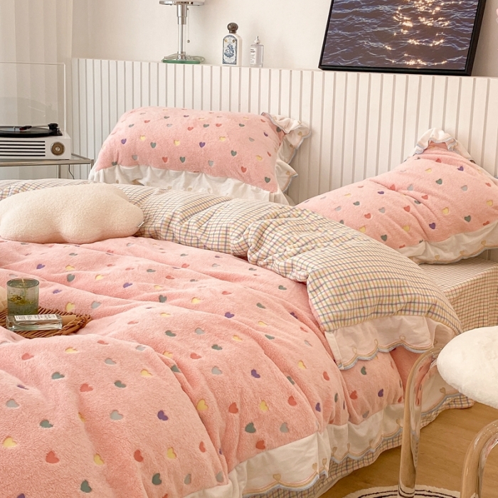 91家纺网 家纺一手货源 找家纺 昔可家纺 2021新款coco雪貂绒四件套 小爱心粉