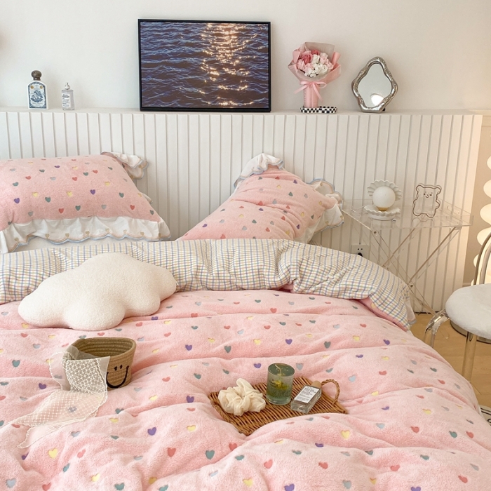 91家纺网 家纺一手货源 找家纺 昔可家纺 2021新款coco雪貂绒四件套 小爱心粉