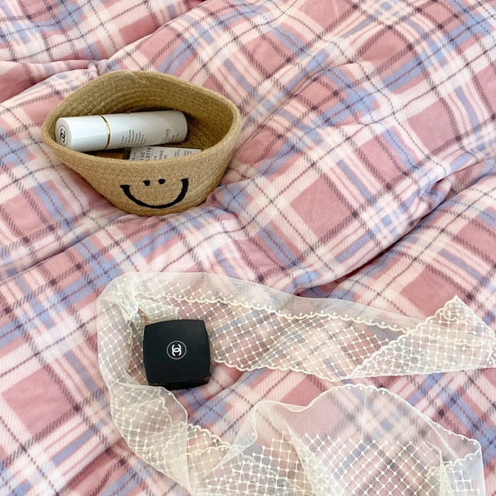 91家纺网 家纺一手货源 找家纺 昔可家纺 2021新款学院风jk格子混搭牛奶绒 学院格粉