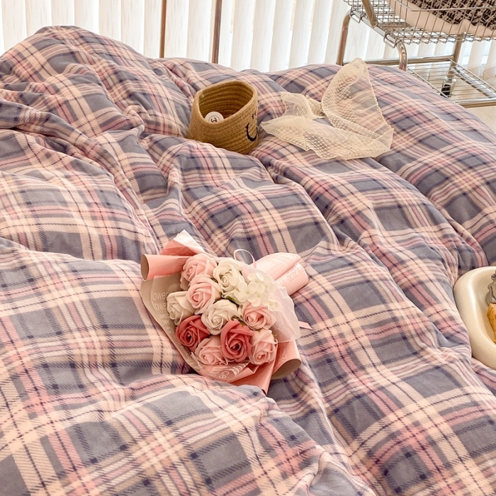 91家纺网 家纺一手货源 找家纺 昔可家纺 2021新款学院风jk格子混搭牛奶绒 学院格蓝