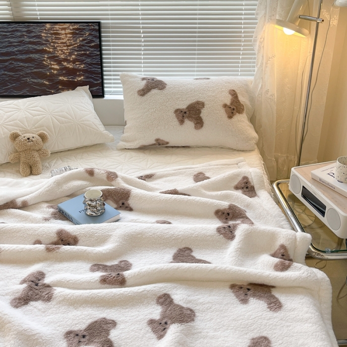 91家纺网 家纺一手货源 找家纺 昔可家纺 2021新款羊羔泰迪绒印花毛毯韩国小熊