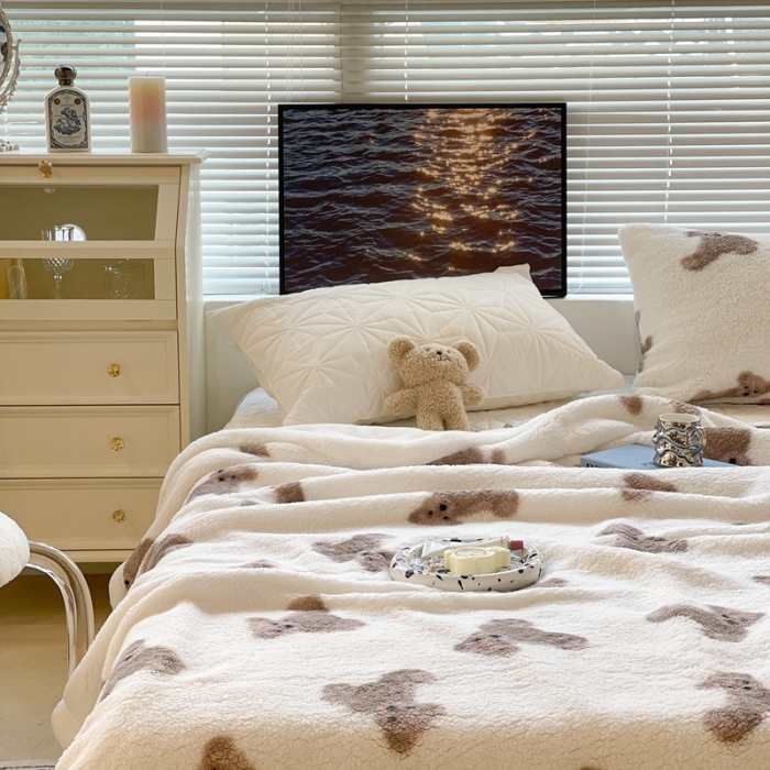 91家纺网 家纺一手货源 找家纺 昔可家纺 2021新款羊羔泰迪绒印花毛毯韩国小熊