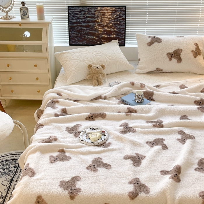 91家纺网 家纺一手货源 找家纺 昔可家纺 2021新款羊羔泰迪绒印花毛毯韩国小熊