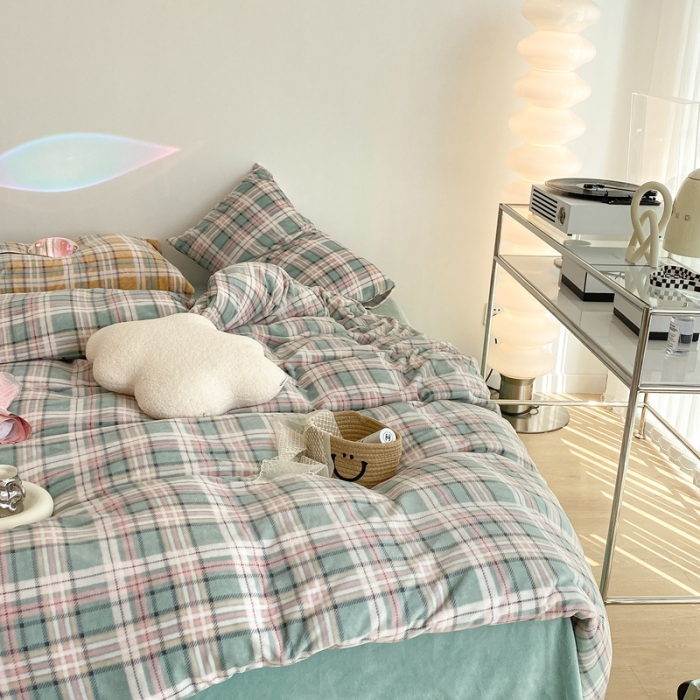 91家纺网 家纺一手货源 找家纺 昔可家纺 2021新款学院风jk格子混搭牛奶绒 学院格绿