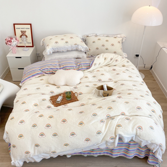 91家纺网 家纺一手货源 找家纺 昔可家纺 2021新款coco雪貂绒四件套 小彩虹米白