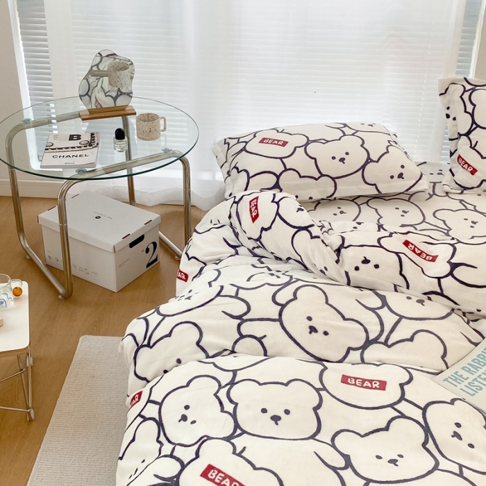 91家纺网 家纺一手货源 找家纺 昔可家纺  2021新款牛奶绒四件套第二组图 可比小熊米白