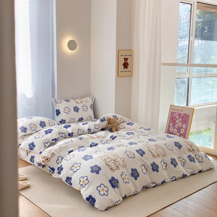 91家纺网 家纺一手货源 找家纺 昔可家纺  2021新款牛奶绒四件套第二组图 蓝花小熊兔