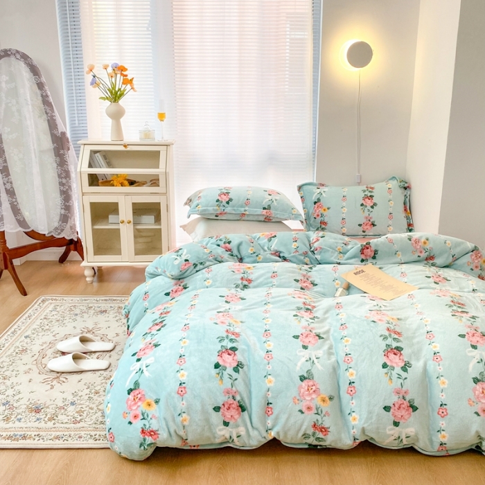 91家纺网 家纺一手货源 找家纺 昔可家纺  2021新款牛奶绒四件套第二组图 蓝色初恋花