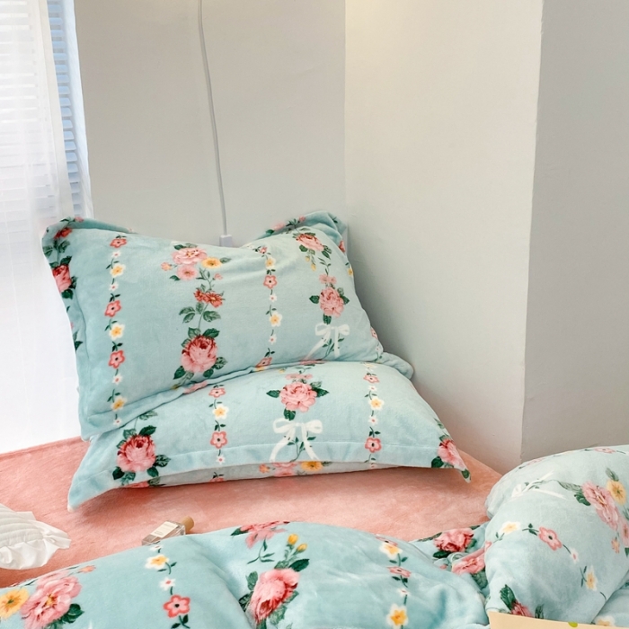 91家纺网 家纺一手货源 找家纺 昔可家纺  2021新款牛奶绒四件套第二组图 蓝色初恋花