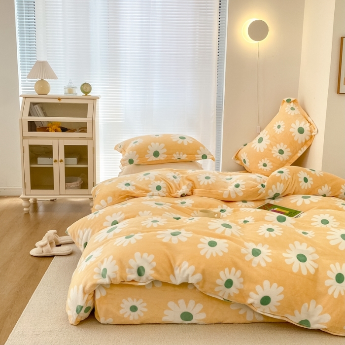 91家纺网 家纺一手货源 找家纺 昔可家纺  2021新款牛奶绒四件套第二组图 奶黄雏菊花