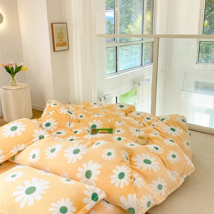 91家纺网 家纺一手货源 找家纺 昔可家纺  2021新款牛奶绒四件套第二组图 奶黄雏菊花