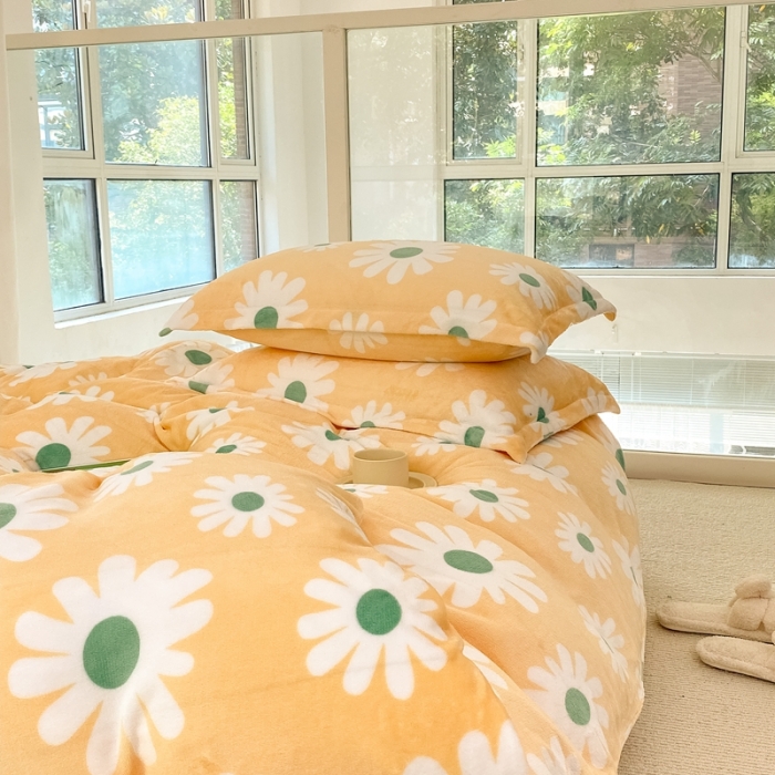 91家纺网 家纺一手货源 找家纺 昔可家纺  2021新款牛奶绒四件套第二组图 奶黄雏菊花