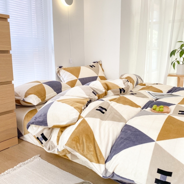 91家纺网 家纺一手货源 找家纺 昔可家纺  2021新款牛奶绒四件套第二组图 三角H