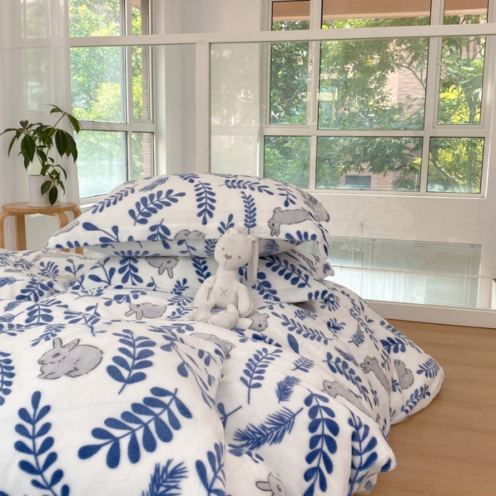 91家纺网 家纺一手货源 找家纺 昔可家纺  2021新款牛奶绒四件套第二组图 森系小兔