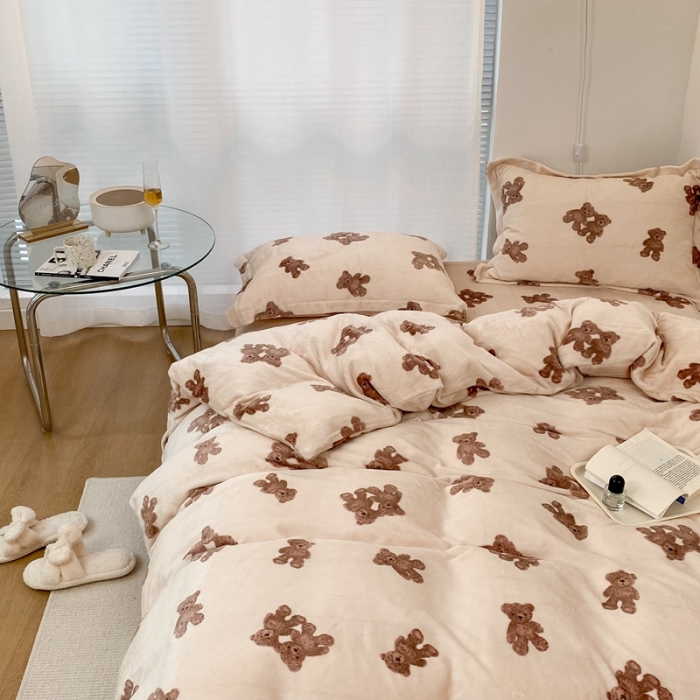 91家纺网 家纺一手货源 找家纺 昔可家纺  2021新款牛奶绒四件套第二组图 泰迪比熊