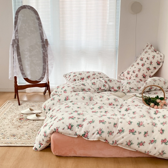 91家纺网 家纺一手货源 找家纺 昔可家纺  2021新款牛奶绒四件套第二组图 甜美小碎花