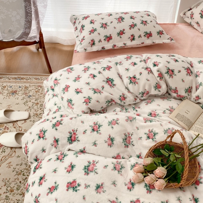 91家纺网 家纺一手货源 找家纺 昔可家纺  2021新款牛奶绒四件套第二组图 甜美小碎花