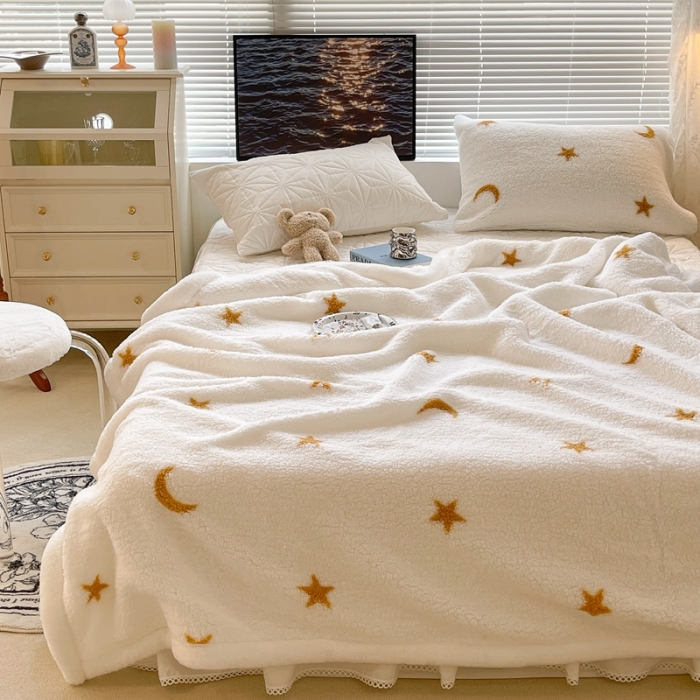 91家纺网 家纺一手货源 找家纺 昔可家纺 2021新款羊羔泰迪绒印花毛毯金色星星月亮