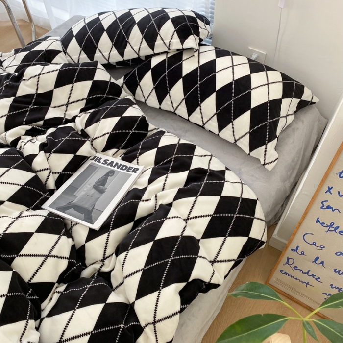 91家纺网 家纺一手货源 找家纺 昔可家纺  2021新款牛奶绒四件套第二组图 香香菱格