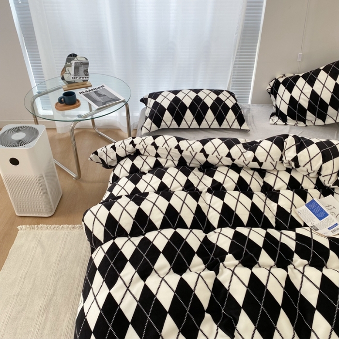 91家纺网 家纺一手货源 找家纺 昔可家纺  2021新款牛奶绒四件套第二组图 香香菱格