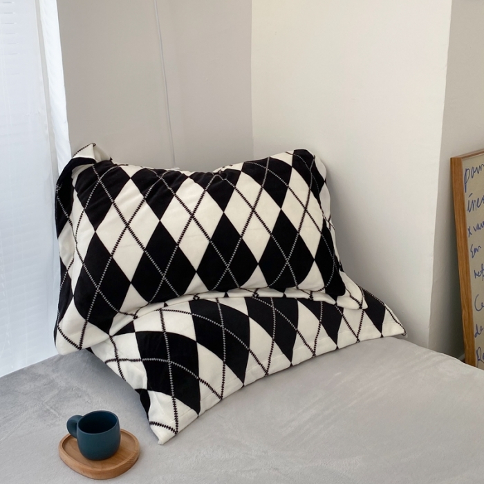 91家纺网 家纺一手货源 找家纺 昔可家纺  2021新款牛奶绒四件套第二组图 香香菱格