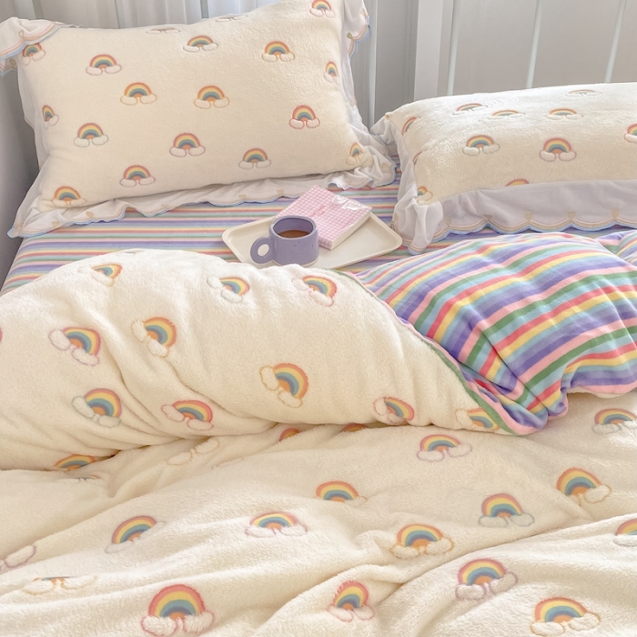 91家纺网 家纺一手货源 找家纺 昔可家纺 2021新款coco雪貂绒四件套 小彩虹 米白