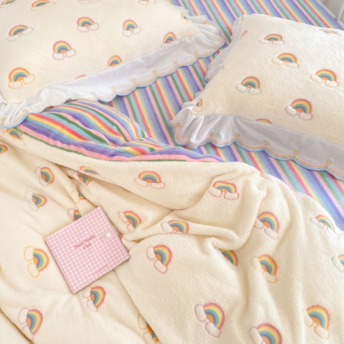 91家纺网 家纺一手货源 找家纺 昔可家纺 2021新款coco雪貂绒四件套 小彩虹 米白