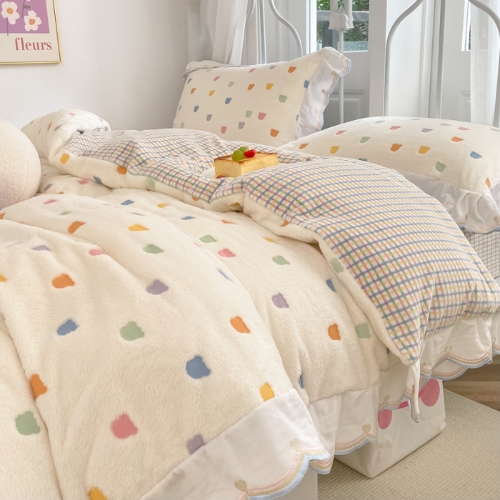 91家纺网 家纺一手货源 找家纺 昔可家纺 2021新款coco雪貂绒四件套 小小熊 米白