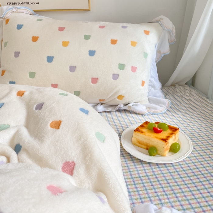 91家纺网 家纺一手货源 找家纺 昔可家纺 2021新款coco雪貂绒四件套 小小熊 米白