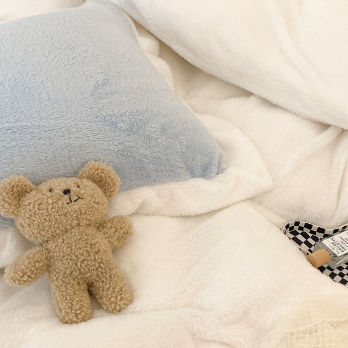 91家纺网 家纺一手货源 找家纺 昔可家纺 2021新款泰迪绒马卡龙色四件套 奶香白