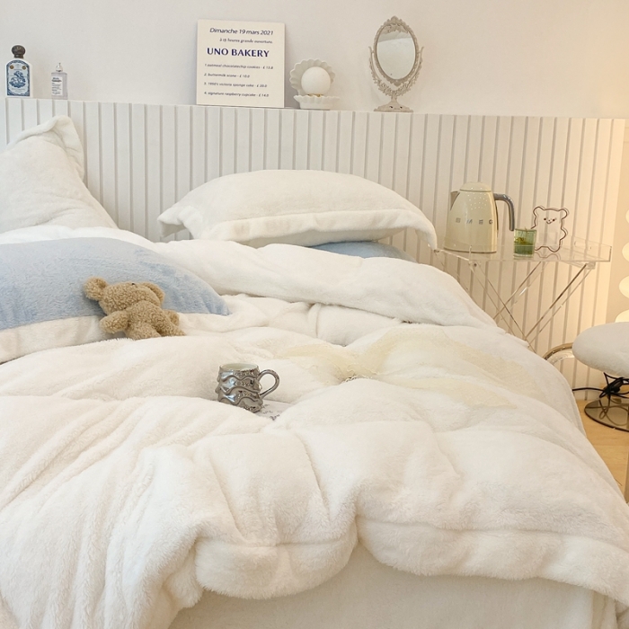 91家纺网 家纺一手货源 找家纺 昔可家纺 2021新款泰迪绒马卡龙色四件套 奶香白