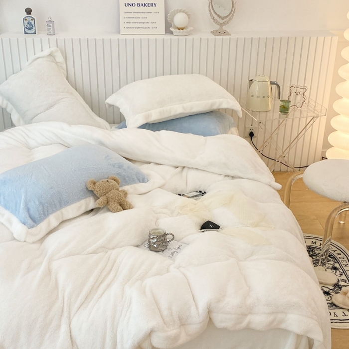 91家纺网 家纺一手货源 找家纺 昔可家纺 2021新款泰迪绒马卡龙色四件套 奶香白