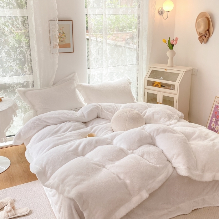 91家纺网 家纺一手货源 找家纺 昔可家纺 2021新款泰迪绒马卡龙色四件套奶香白