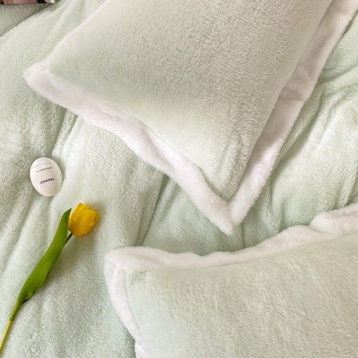 91家纺网 家纺一手货源 找家纺 昔可家纺 2021新款泰迪绒马卡龙色四件套牛油果绿