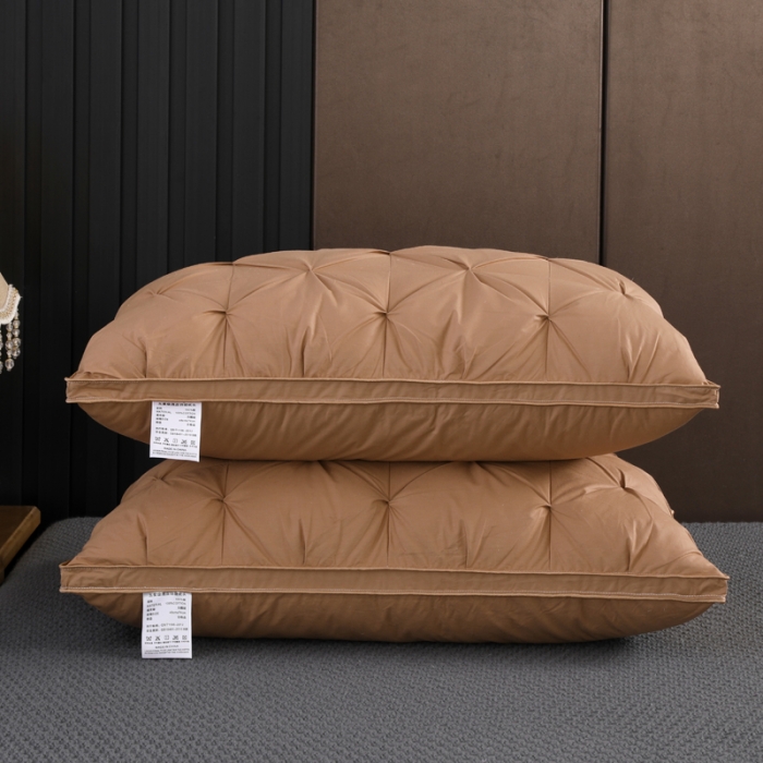 91家纺网 家纺一手货源 找家纺 羽仙子2023新品爆款全棉扭花工艺羽绒枕鹅绒枕头枕芯 咖色