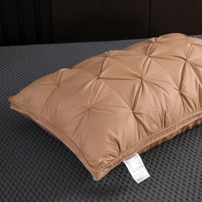 91家纺网 家纺一手货源 找家纺 羽仙子2023新品爆款全棉扭花工艺羽绒枕鹅绒枕头枕芯 咖色