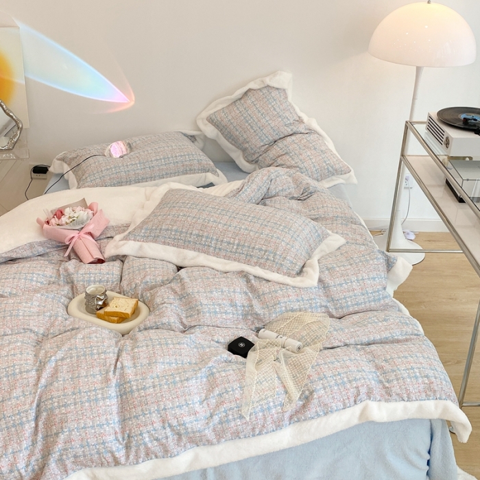 91家纺网 家纺一手货源 找家纺 昔可家纺  2021新款小香香风棉加泰迪绒四件套 香香粉蓝