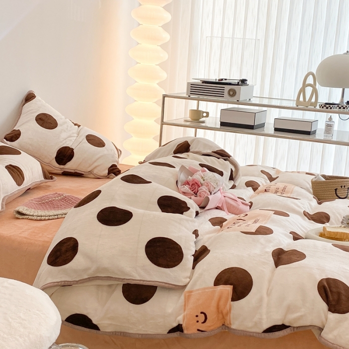 91家纺网 家纺一手货源 找家纺 昔可家纺 2021新款小包边牛奶绒四件套啵啵奶茶