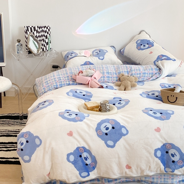 91家纺网 家纺一手货源 找家纺 昔可家纺 2021新款小包边牛奶绒四件套幸运小熊