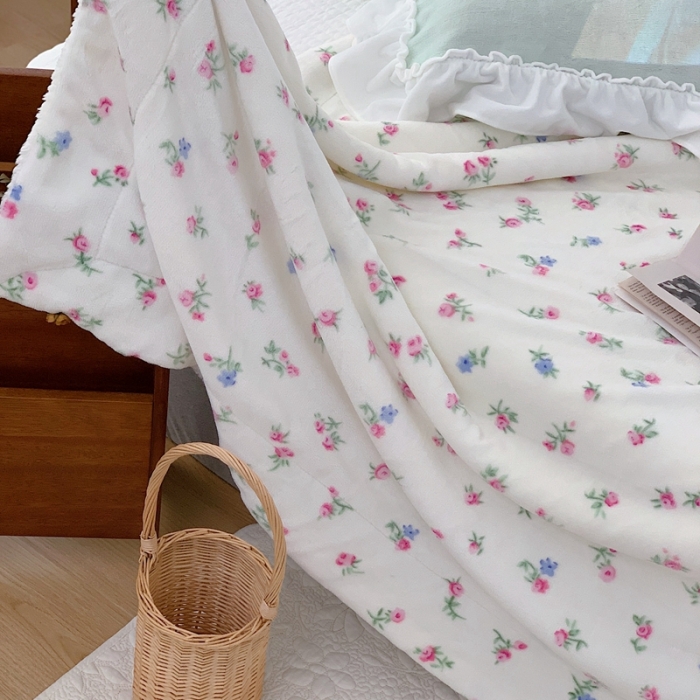 91家纺网 家纺一手货源 找家纺 昔可家纺 2021新款牛奶羊羔绒印花毛毯 韩式小花花