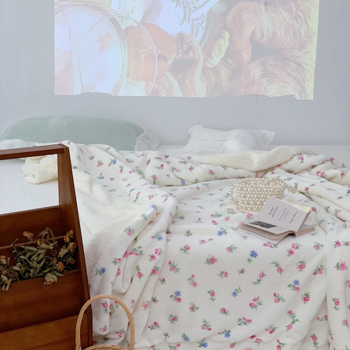 91家纺网 家纺一手货源 找家纺 昔可家纺 2021新款牛奶羊羔绒印花毛毯 韩式小花花