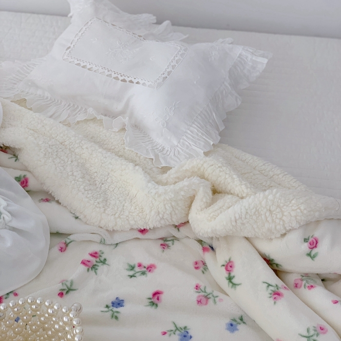 91家纺网 家纺一手货源 找家纺 昔可家纺 2021新款牛奶羊羔绒印花毛毯 韩式小花花