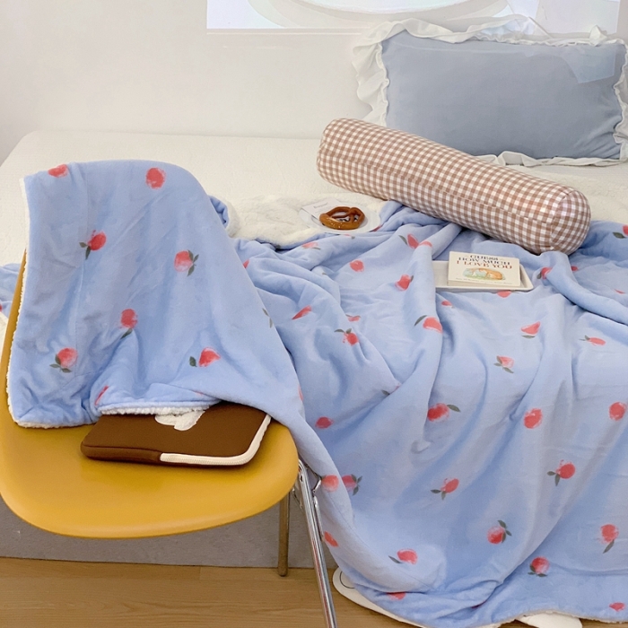 91家纺网 家纺一手货源 找家纺 昔可家纺 2021新款牛奶羊羔绒印花毛毯 元气小小桔蓝