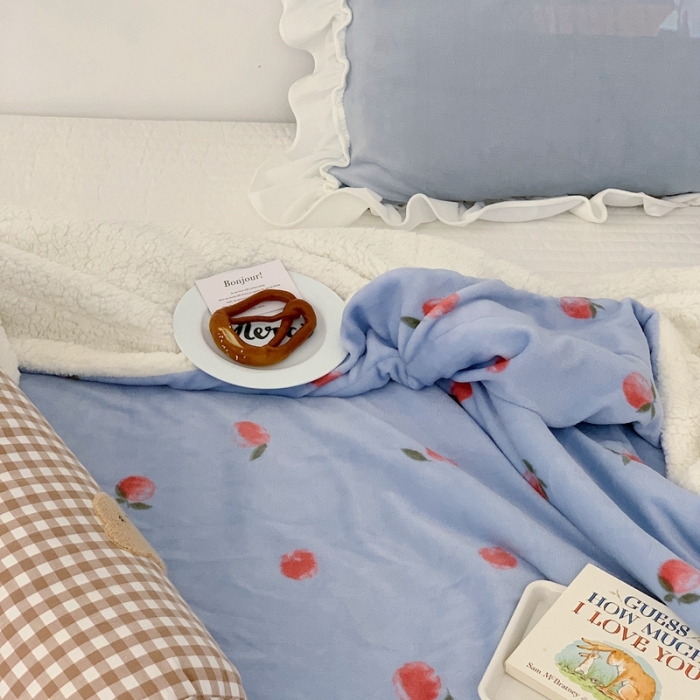 91家纺网 家纺一手货源 找家纺 昔可家纺 2021新款牛奶羊羔绒印花毛毯 元气小小桔蓝