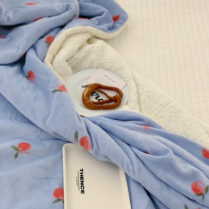 91家纺网 家纺一手货源 找家纺 昔可家纺 2021新款牛奶羊羔绒印花毛毯 元气小小桔蓝